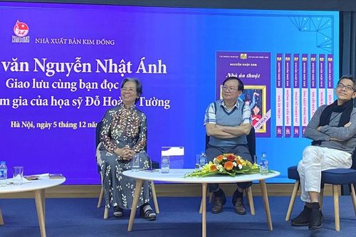 Kính vạn hoa 25 năm vẫn lấp lánh