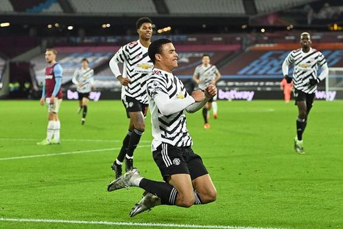 Ngược dòng khó tin trước West Ham, M.U lọt vào top 4