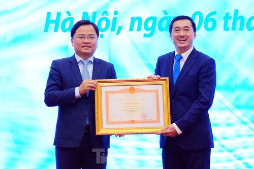 Thầy thuốc trẻ Việt Nam khám, phát thuốc miễn phí hơn 4 triệu lượt người