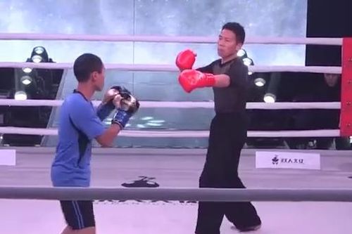 'Truyền nhân' Kiều Phong hạ đối thủ với lối đánh dị hợm
