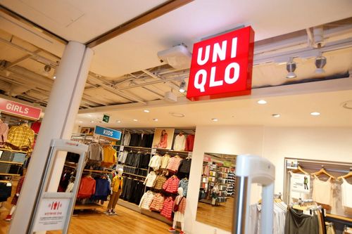 Doanh số sụt giảm, Uniqlo đóng cửa hàng lớn nhất tại Hàn Quốc