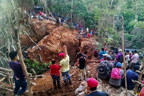 Nicaragua giải cứu các công nhân trong vụ sập mỏ