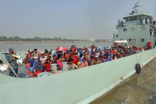 Bangladesh đưa hàng trăm người tị nạn Rohingya đến đảo xa cư trú