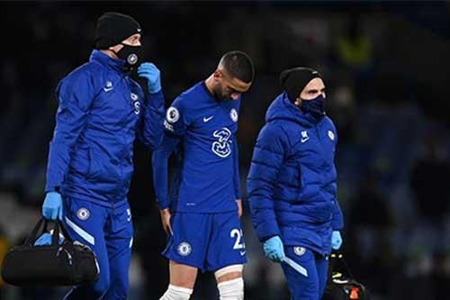 Chelsea phải 'trả giá đắt' cho ngôi đầu bảng Premier League