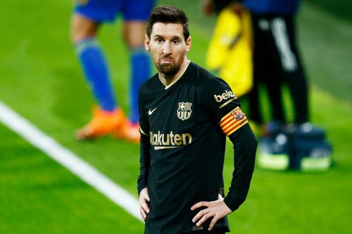Messi biểu cảm thất vọng vì hàng thủ sai lầm khiến Barca thua đội mới lên hạng