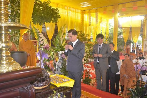 Lãnh đạo tỉnh Khánh Hòa viếng Trưởng lão Hòa thượng Thích Ngộ Tánh