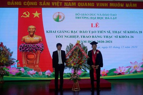 Trường Đại học Đà Lạt khai giảng bậc đào tạo sau đại học khóa 28 và trao bằng thạc sĩ khóa 26