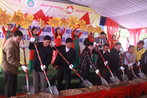 Khởi công xây dựng 45 nhà tái định cư cho người dân thôn Raly – Rào, xã Hướng Sơn