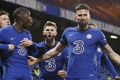 Chelsea tạm lên đỉnh, MU vào top 4