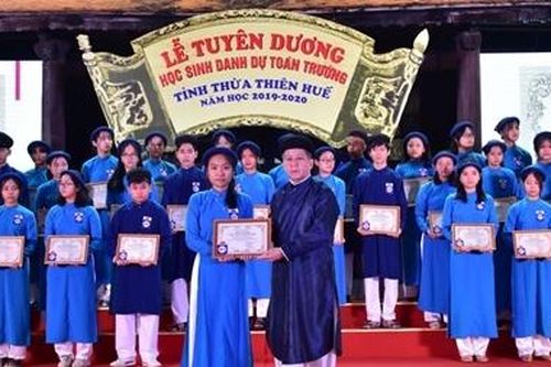 Thừa Thiên Huế lần đầu tuyên dương học sinh danh dự toàn trường