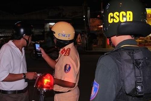 CSGT TP Hồ Chí Minh xử lý 100 trường hợp vi phạm nồng độ cồn mỗi ngày