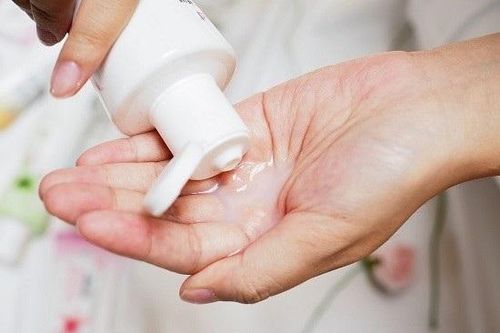 Nguy hiểm khi vệ sinh 'cô bé' sai cách
