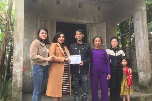 Bạn đọc Đại Đoàn Kết hỗ trợ anh Hoàng Văn Tuấn gần 90 triệu đồng