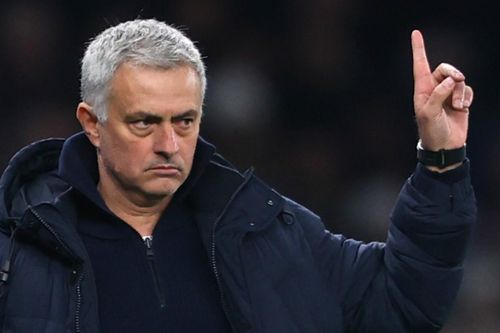 Từ cú đấm lên không trung đến lời khẳng định của Mourinho
