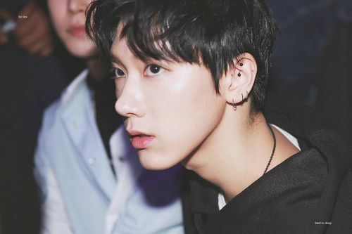 Thần tượng người Thái đầu tiên của SM