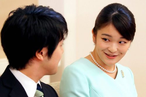 Nỗi lo cơm áo khi công chúa Nhật lấy chồng thường dân