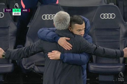 Tottenham 2-0 Arsenal: Son lập siêu phẩm, Mourinho ăn mừng như… Ibrahimovic