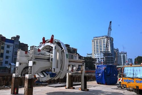 Lắp ráp máy đào hầm đầu tiên tuyến đường sắt đô thị Nhổn – Ga Hà Nội