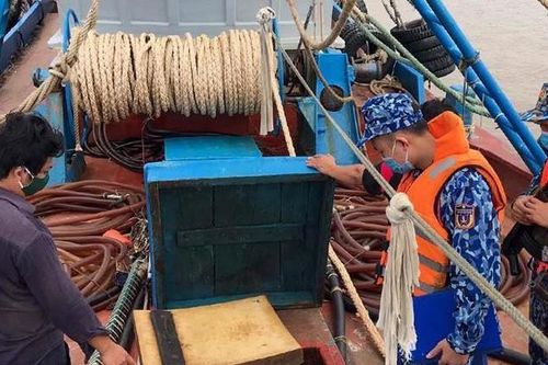 Bắt tàu chở 100.000 lít dầu không có hóa đơn hợp pháp ở Tây Nam Côn Đảo