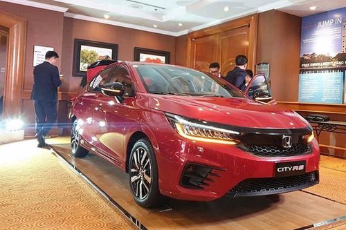 Xe ôtô mới dồn dập ra mắt, khách Việt 'hoa mắt' lựa chọn