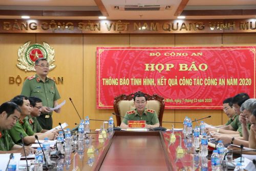 Tạm đình chỉ 25 cán bộ công an liên quan cáo buộc nhận tiền tội phạm ma túy