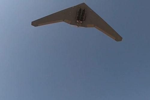 Máy bay không người lái tàng hình của Iran bay qua các căn cứ quân sự của Mỹ