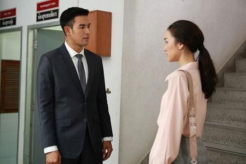 Gia đình tan nát vì video 'nóng' của chồng sau buổi họp lớp