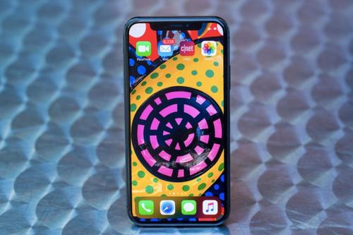 Người dùng iPhone cũ khóc ròng vì lỗi hao pin kì quặc trên iOS 14.2