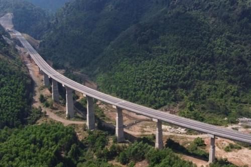 Vì sao hàng loạt dự án cao tốc Bắc - Nam không có nhà đầu tư