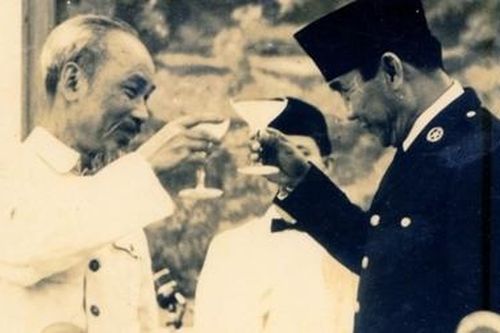 Triển lãm ảnh chuyến thăm Indonesia của Bác Hồ