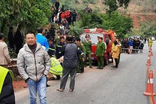 Xe tải lao xuống vực sâu 250 mét khiến 3 người thương vong