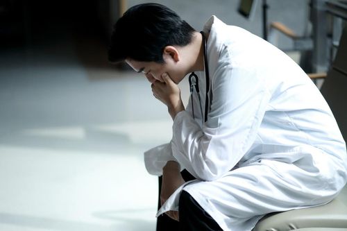 'Nếu đồng nghiệp vì áp lực mà chuyển khoa, tôi không giữ'
