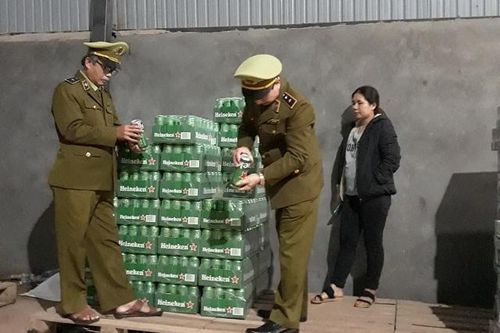 Quản lý thị trường bắt giữ 1.200 sản phẩm bia Heineken nhập lậu