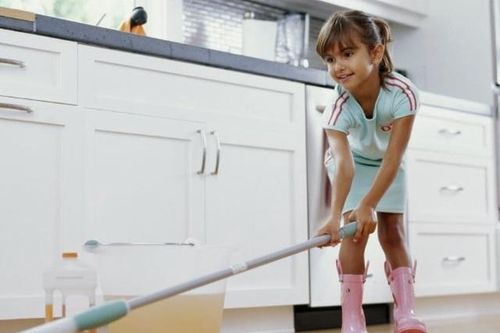 Trước 5 tuổi, trẻ cần biết tiền đến từ lao động