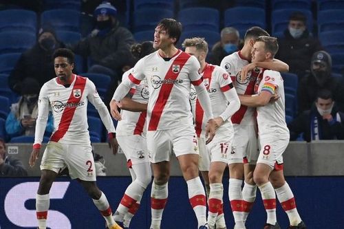 Southampton đẩy Man Utd bật khỏi top 5 Ngoại hạng Anh
