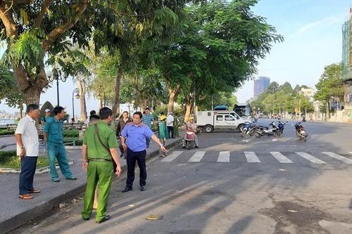 Thanh niên 22 tuổi bị đâm chết ở quán cà phê
