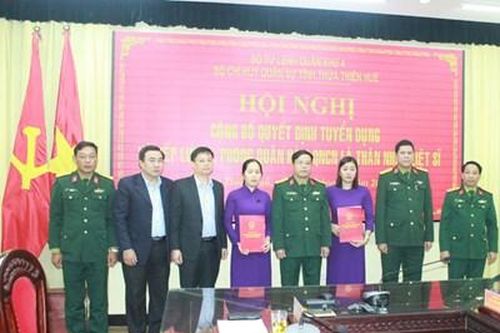 Tuyển dụng và phong quân hàm cho thân nhân liệt sỹ hy sinh tại thủy điện Rào Trăng 3
