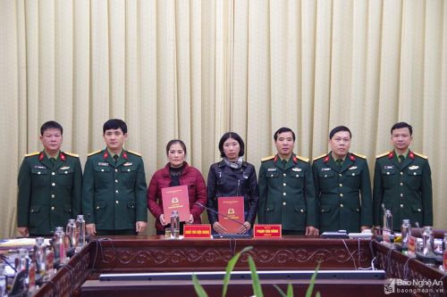 Nghệ An trao quyết định tuyển dụng các thân nhân liệt sỹ Đoàn 337 hy sinh tại Quảng Trị
