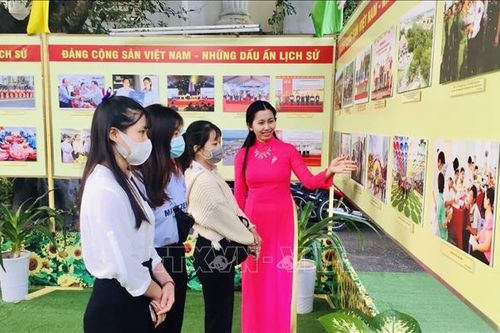 Khai mạc Triển lãm ảnh 'Đảng cộng sản Việt Nam – Những dấu ấn lịch sử'