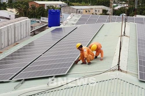 Cháy nổ điện mặt trời: Cẩn trọng trong lựa chọn thiết bị