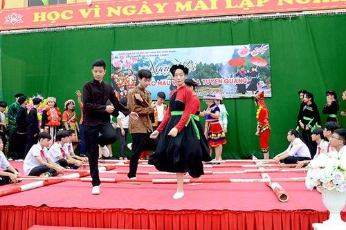 Đổi mới hoạt động ngoại khóa hấp dẫn học sinh