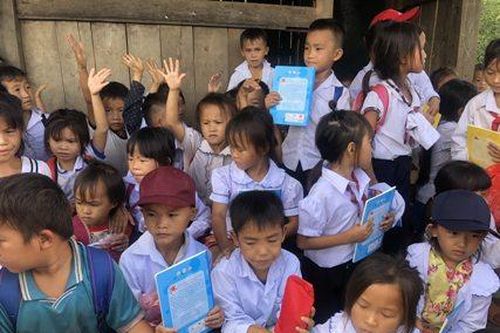 Ngân hàng ngoại hỗ trợ 7,6 tỷ đồng cho cộng đồng yếu thế