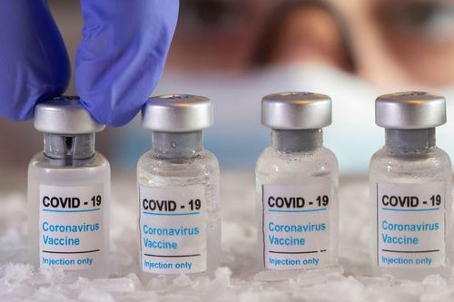 Anh bắt đầu tiêm phòng vaccine COVID-19 hàng loạt