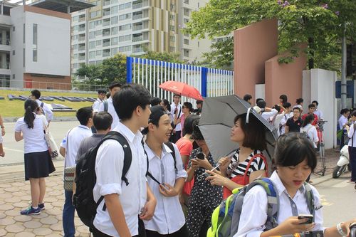 Hai trường chuyên tại TP.HCM bất ngờ tuyển bổ sung vào lớp 10