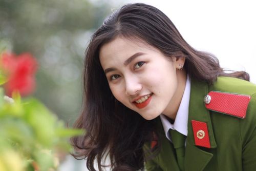 Thủ khoa kép của HV Cảnh sát nhân dân được thăng hàm vượt cấp