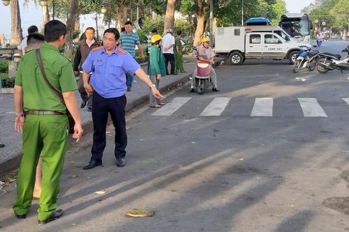 Bắt nghi phạm đâm chết người trên vỉa hè