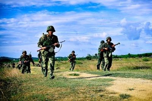 Thế trận phòng thủ vững chắc từ biên giới đến hải đảo
