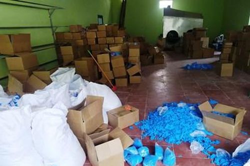 Phát hiện và thu giữ hơn 8 tấn găng tay y tế đã qua sử dụng