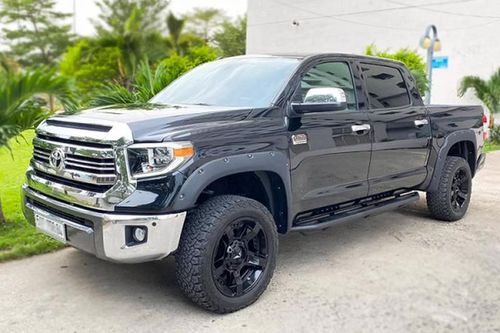 Cận cảnh 'khủng long' Toyota Tundra 2016 bán 2,8 tỷ tại Sài Gòn