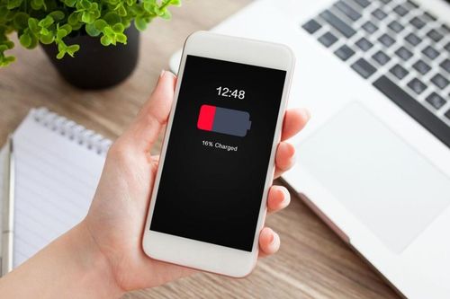 iOS 14.2 khiến hàng loạt iPhone, iPad đời cũ bị hao pin